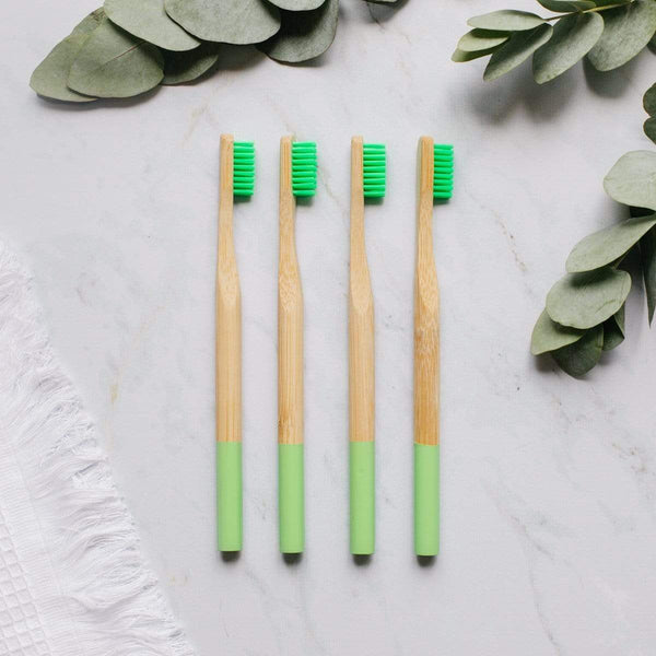 la-casa-del-bambu Verde Pack de 4 cepillos de dientes de alta calidad - 11 colores disponibles